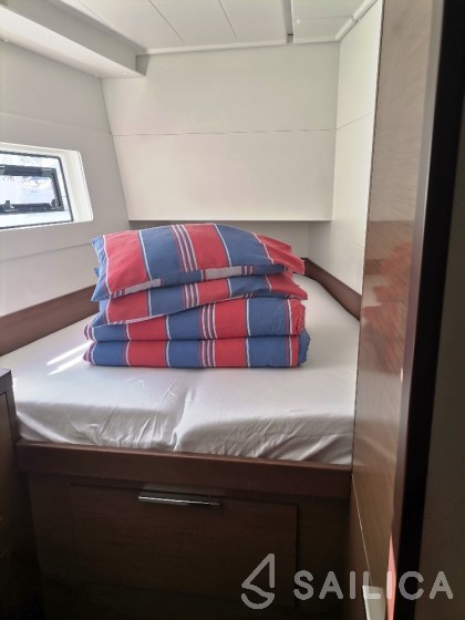 Lagoon 40 - 4 + 2 cab  - Yacht Charter Sailica