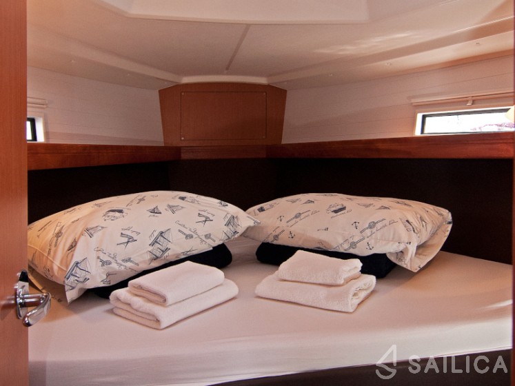 Bavaria Cruiser 37 - Yacht Charter Sailica