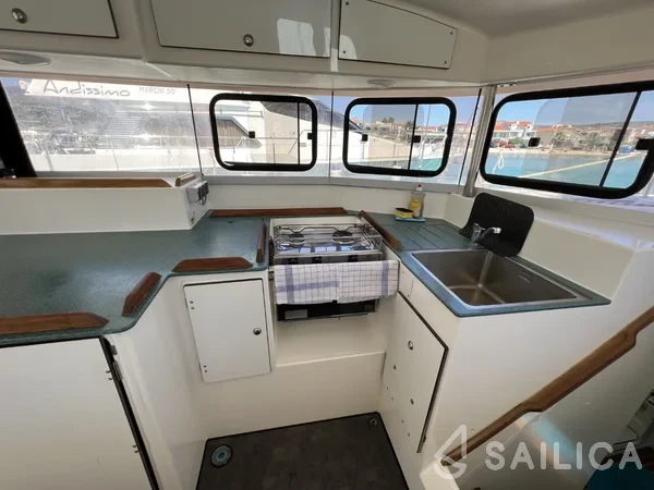 Atoll 6 - Yacht Charter Sailica