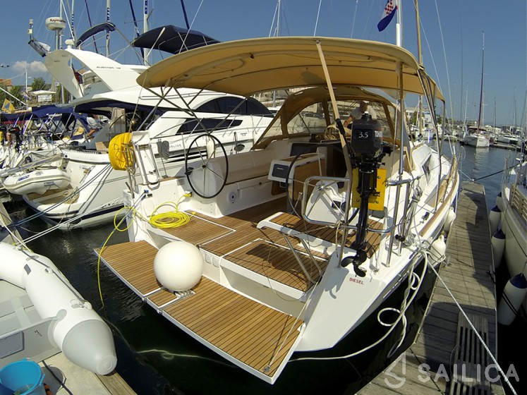 Dufour 382 Grand Large - Yacht Charter Sailica