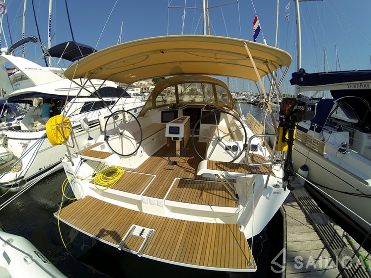 Dufour 382 Grand Large - Yacht Charter Sailica
