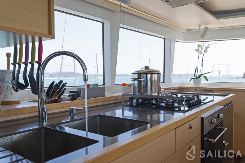 Lagoon 560 - Yacht Charter Sailica