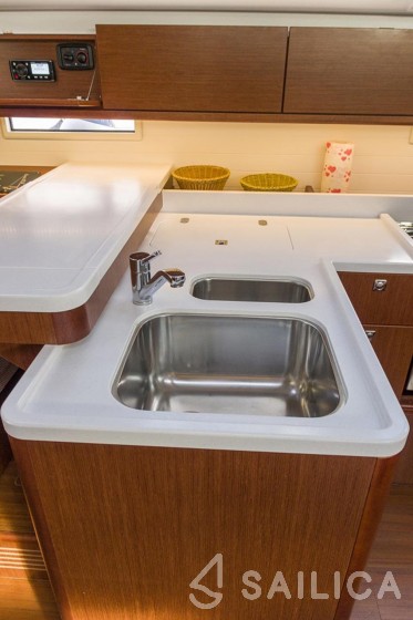 Bavaria 51 Cruiser - Yacht Charter Sailica