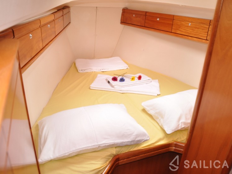 Bavaria 37 Cruiser - Yacht Charter Sailica