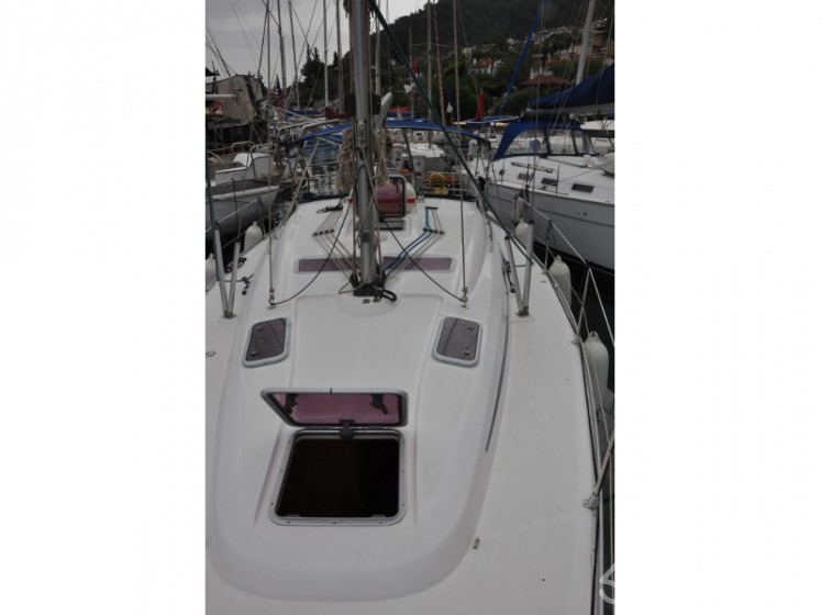 Bavaria 37 Cruiser - Yacht Charter Sailica