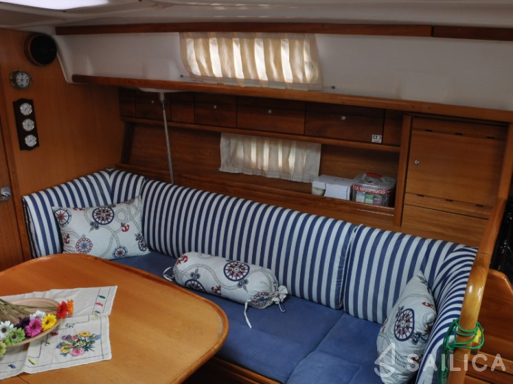 Bavaria 37 Cruiser - Yacht Charter Sailica