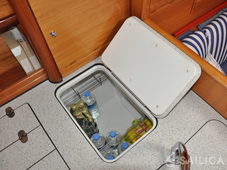 Bavaria 37 Cruiser - Yacht Charter Sailica