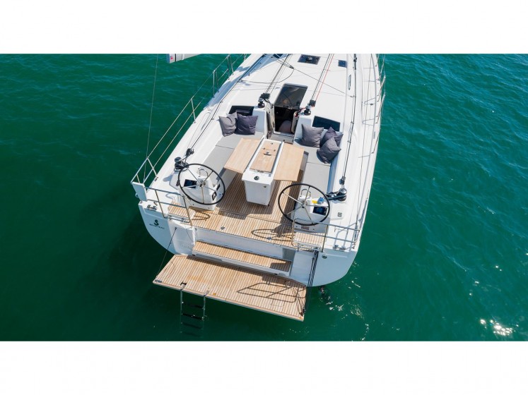 Oceanis 40.1 - Yacht Charter Sailica