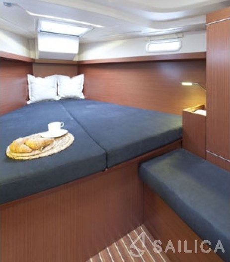 Hanse 385 - Yacht Charter Sailica