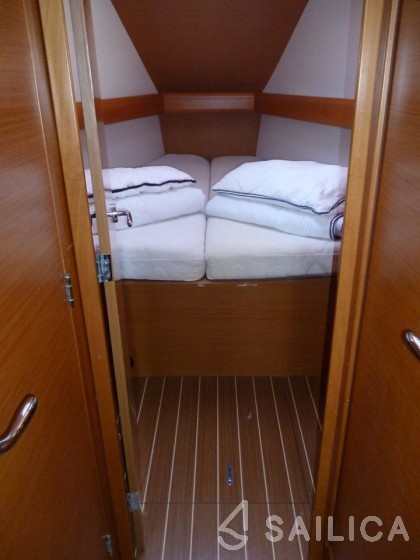 Sun Odyssey 439 - Yacht Charter Sailica