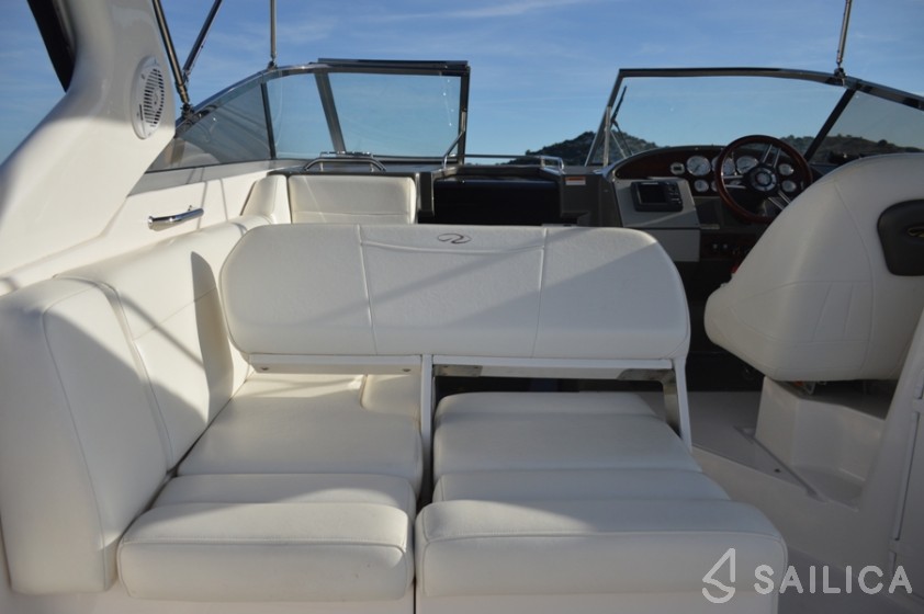 Regal Commodore 2860 - Yacht Charter Sailica