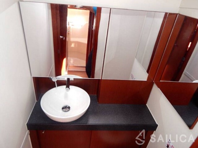 Hanse 445 - Yacht Charter Sailica