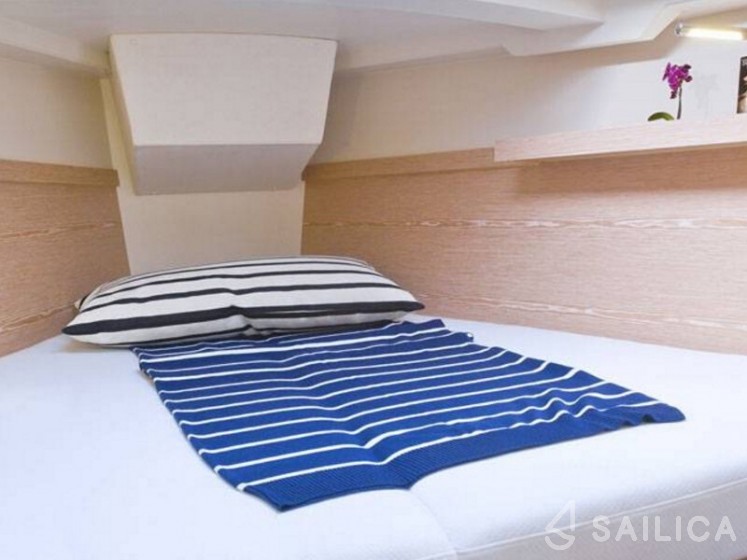 Hanse 345 - Yacht Charter Sailica
