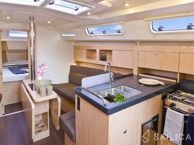 Hanse 345 - Yacht Charter Sailica