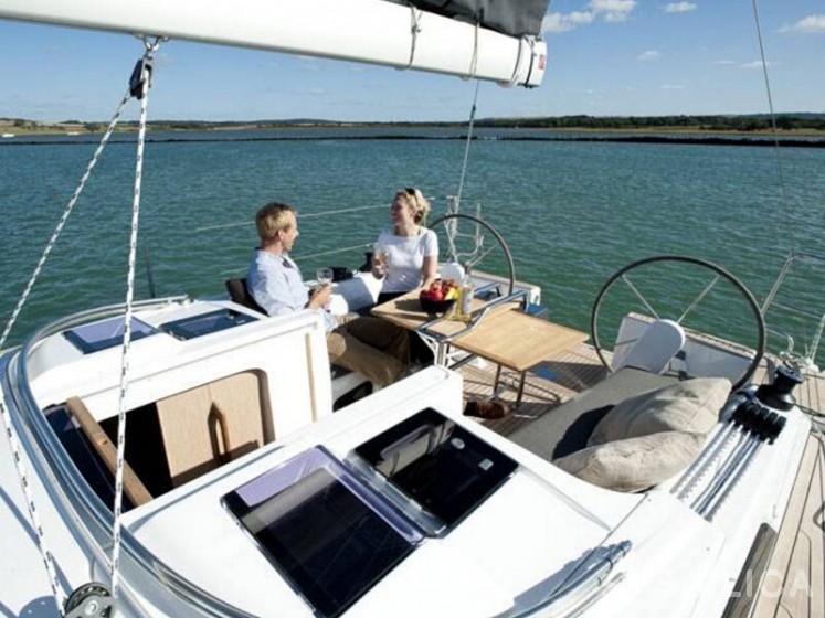 Hanse 345 - Yacht Charter Sailica