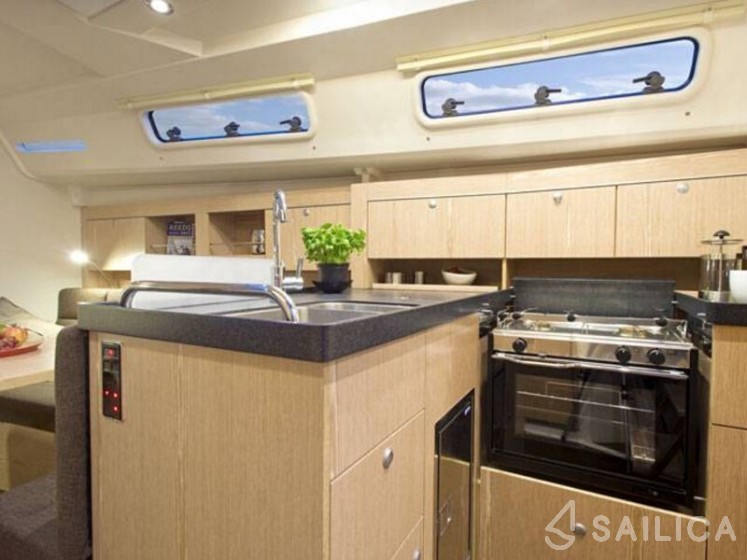 Hanse 345 - Yacht Charter Sailica