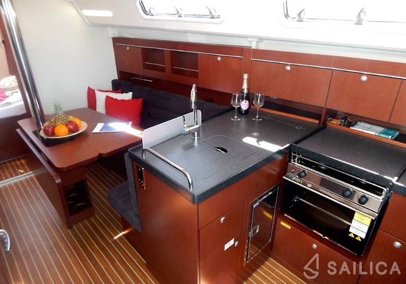 Hanse 345 - Yacht Charter Sailica