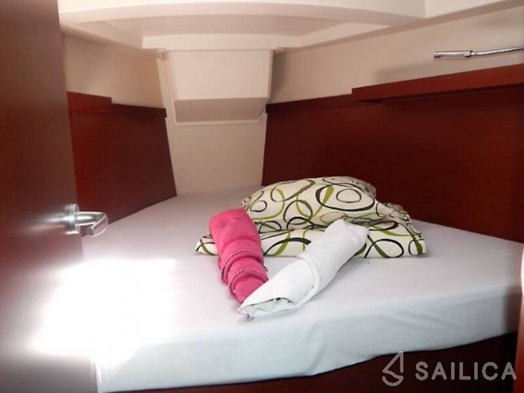 Hanse 345 - Yacht Charter Sailica
