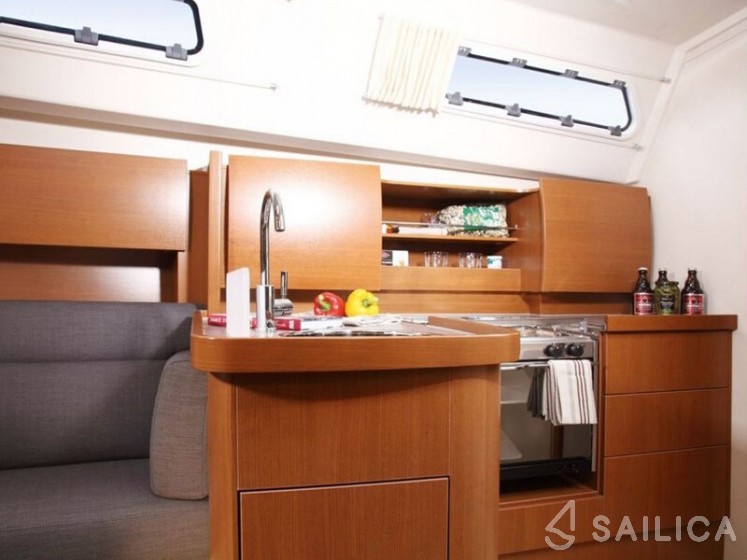 Hanse 355 - Yacht Charter Sailica