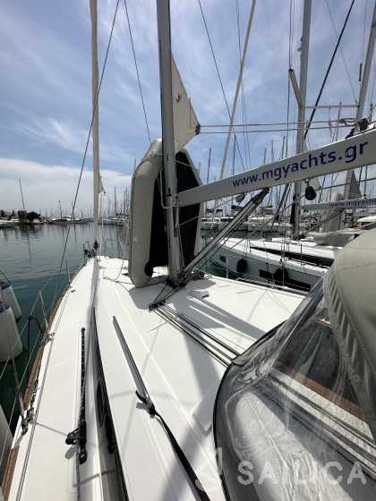 Oceanis 38.1 - Yacht Charter Sailica