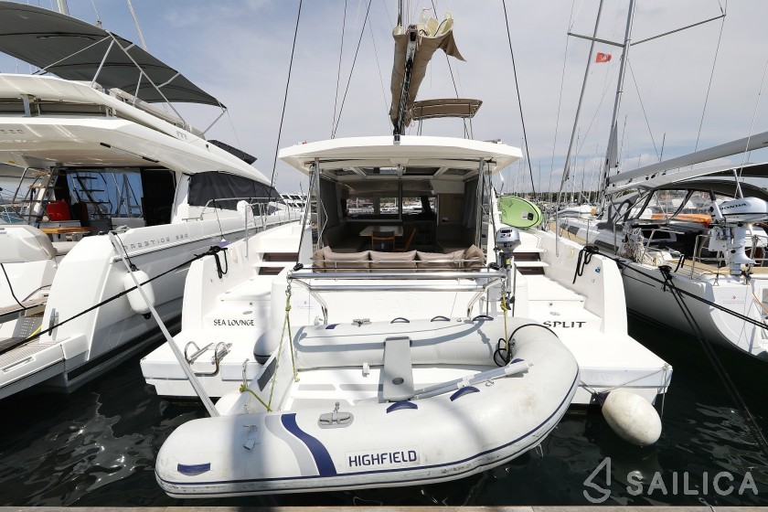 Bali 4.1 - Yacht Charter Sailica