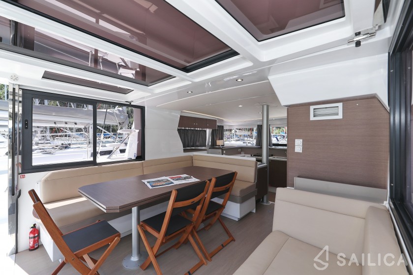 Bali 4.1 - Yacht Charter Sailica