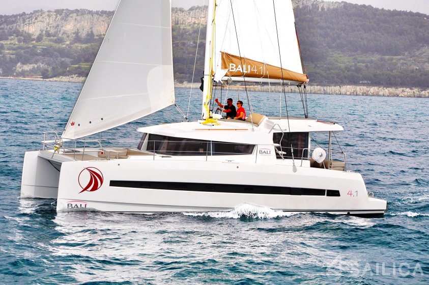 Bali 4.1 - Yacht Charter Sailica