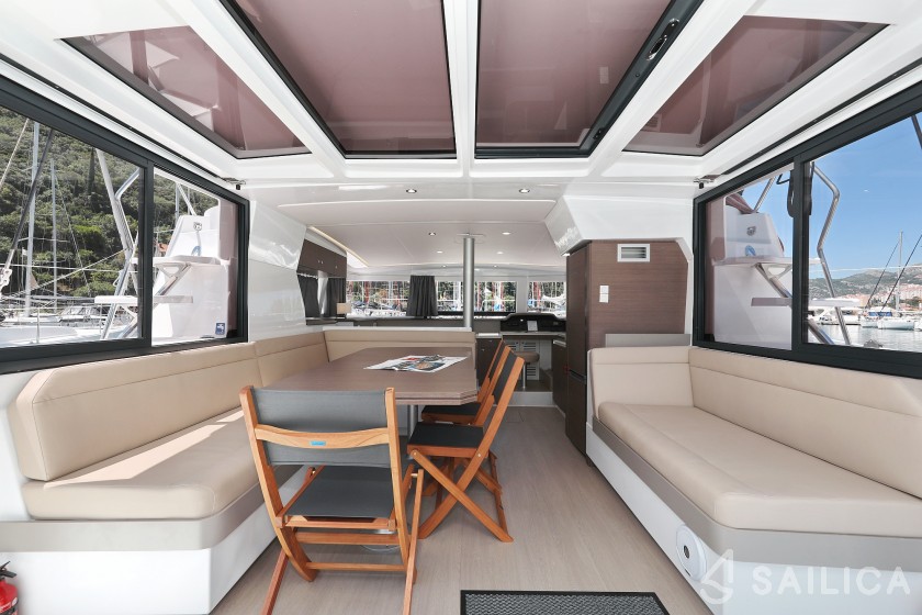 Bali 4.1 - Yacht Charter Sailica