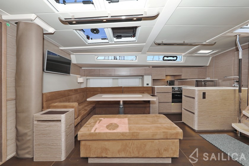 Hanse 548 - 5 + 1 cab. - Yacht Charter Sailica