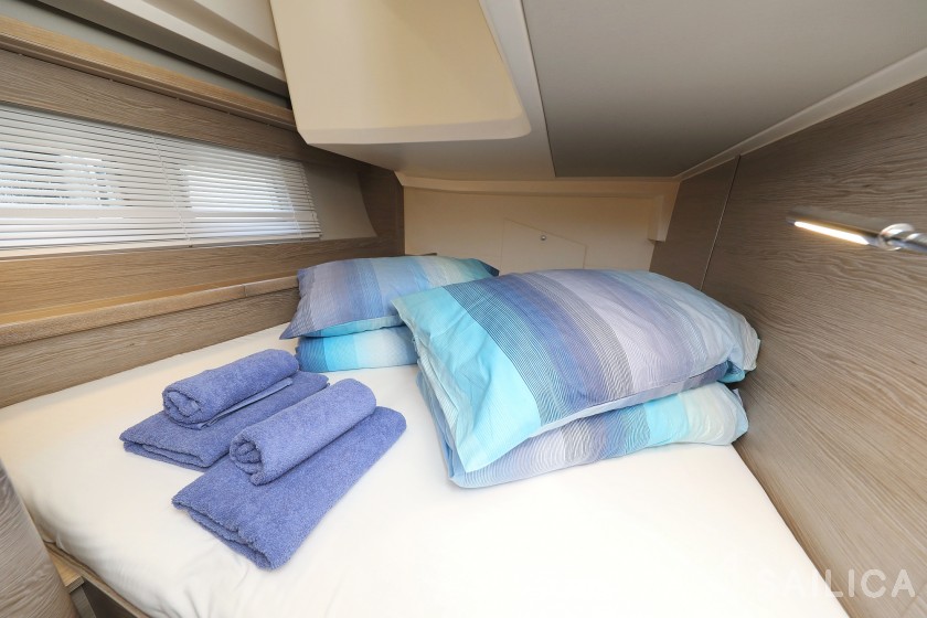 Hanse 548 - 5 + 1 cab. - Yacht Charter Sailica