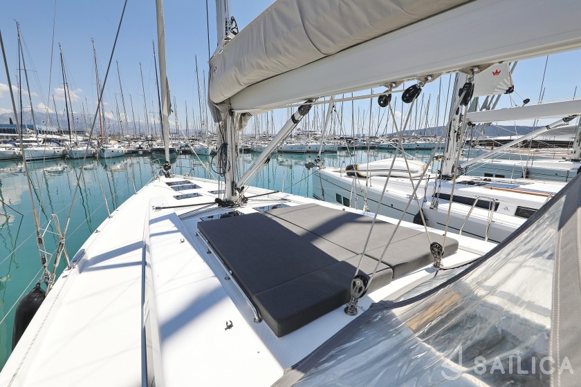 Hanse 548 - 5 + 1 cab. - Yacht Charter Sailica