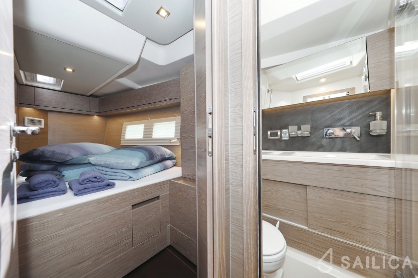 Hanse 548 - 5 + 1 cab. - Yacht Charter Sailica