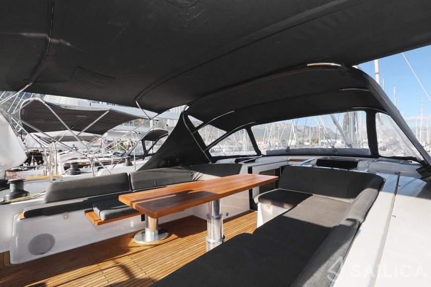 Hanse 548 - 5 + 1 cab. - Yacht Charter Sailica