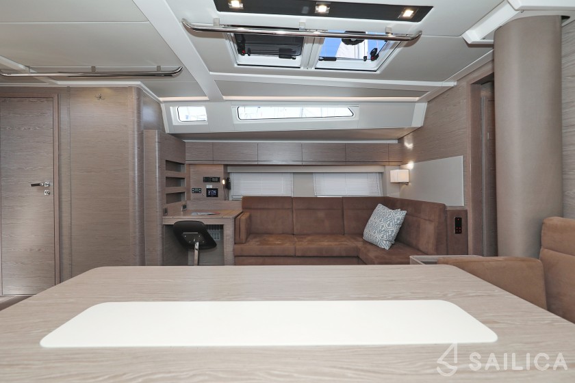 Hanse 548 - 5 + 1 cab. - Yacht Charter Sailica