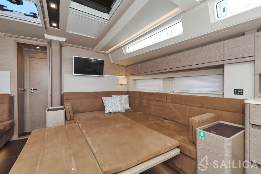 Hanse 548 - 5 + 1 cab. - Yacht Charter Sailica