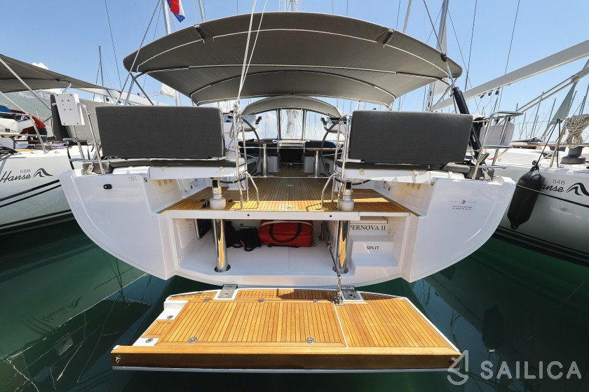 Hanse 548 - 5 + 1 cab. - Yacht Charter Sailica