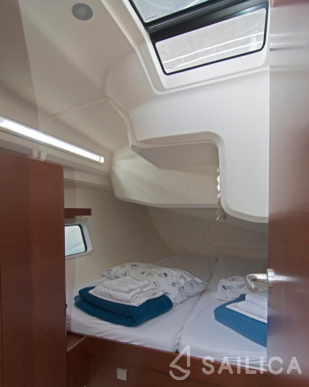 Hanse 418 - 3 cab. - Yacht Charter Sailica