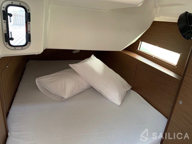 Oceanis 40.1 - Yacht Charter Sailica