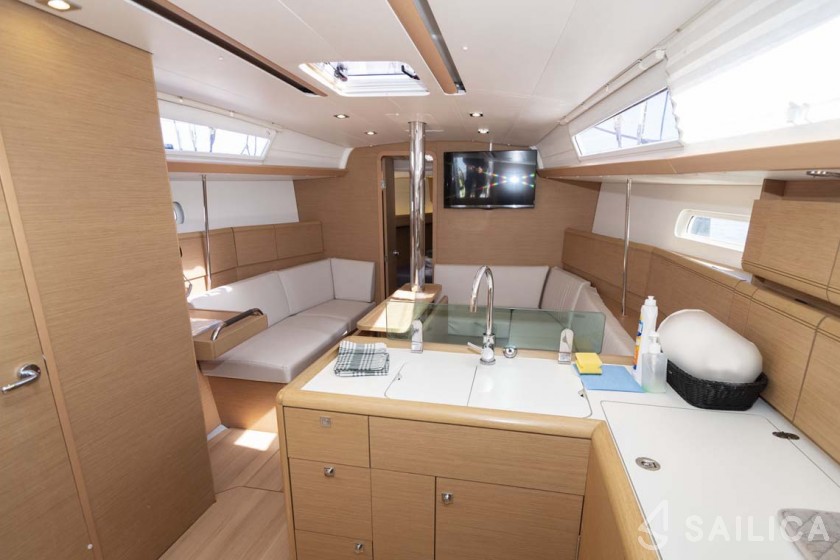 Sun Odyssey 389 - Yacht Charter Sailica