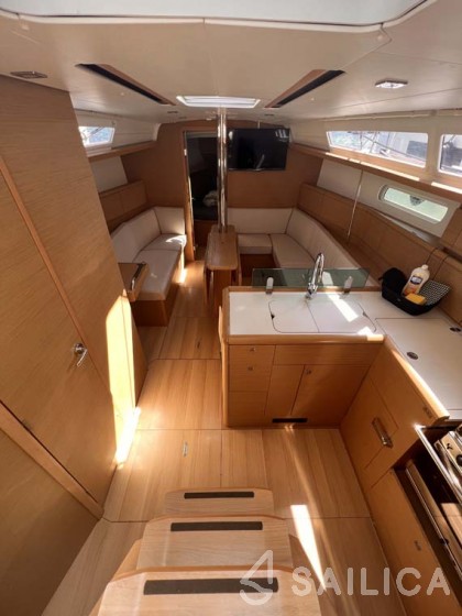Sun Odyssey 389 - Yacht Charter Sailica