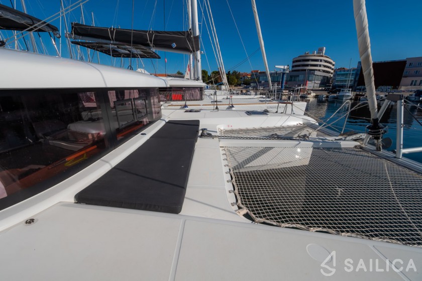 Lagoon 42 - 4 + 2 cab. - Yacht Charter Sailica