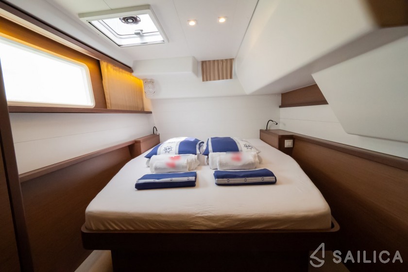 Lagoon 450 F - 4 + 2 cab. - Yacht Charter Sailica