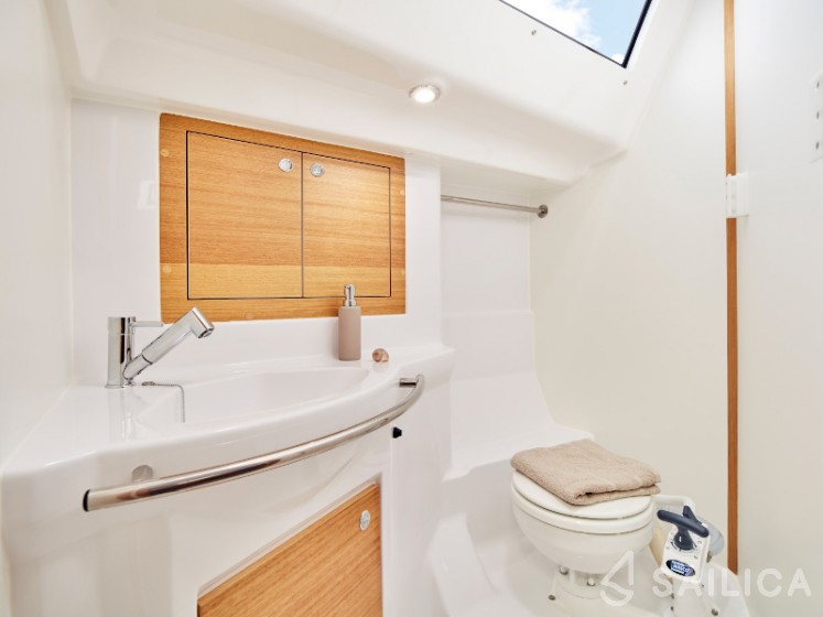 Elan 40.1 - Yacht Charter Sailica