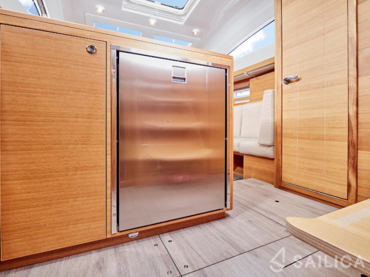 Elan 40.1 - Yacht Charter Sailica