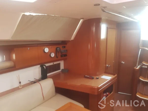 Oceanis 46 - Yacht Charter Sailica
