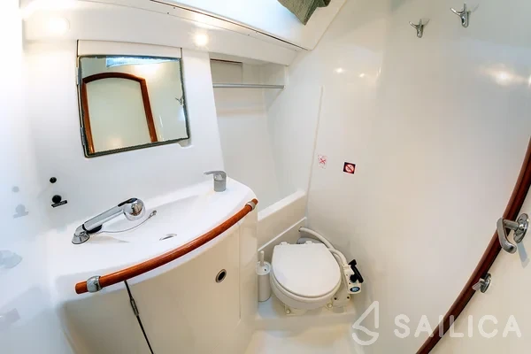Oceanis 393 - Yacht Charter Sailica