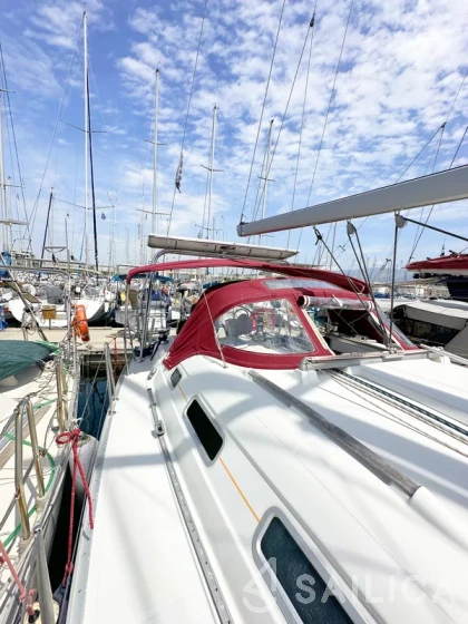 Oceanis 393 - Yacht Charter Sailica