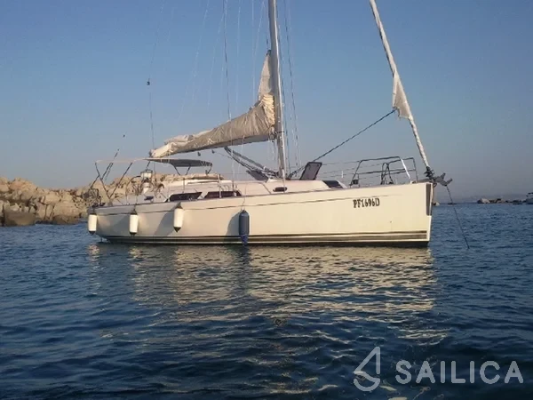 Hanse 370 - Yacht Charter Sailica