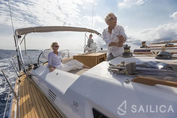 Dufour 520 GL - Yacht Charter Sailica