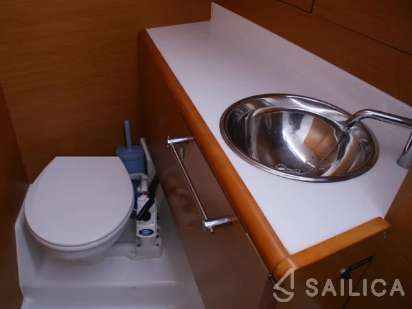 Sun Odyssey 409 - Yacht Charter Sailica